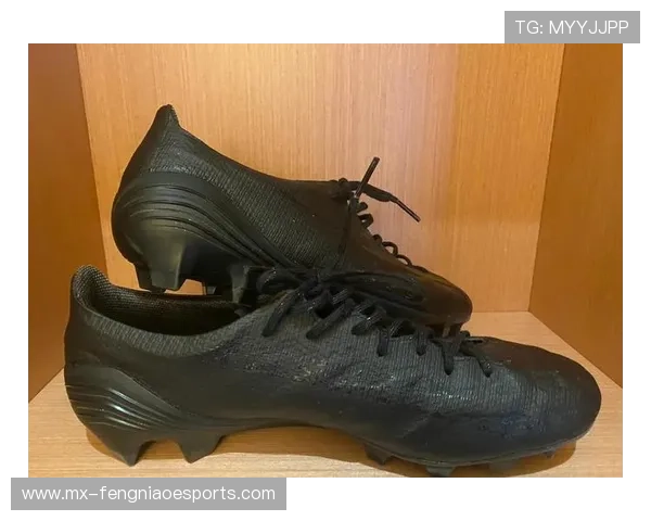 穿美津浓足球鞋的球星们如何成就足球场上的非凡表现与荣耀