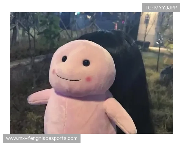 足球星光璀璨女神级头像精选展现女孩足球魅力与青春活力