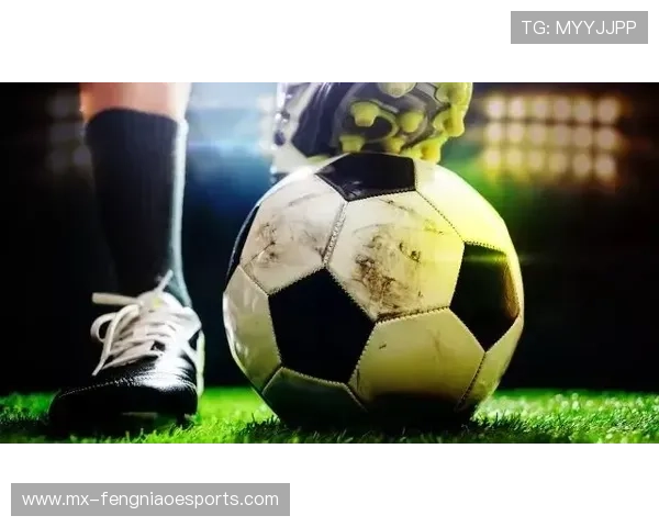 足球球星挂画10寸价格如何选择不同款式和品牌影响购买决策